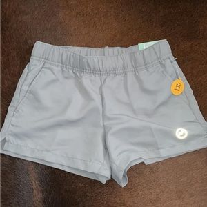 Woman’s Magellan shorts xs, never worn, tags are still on them.